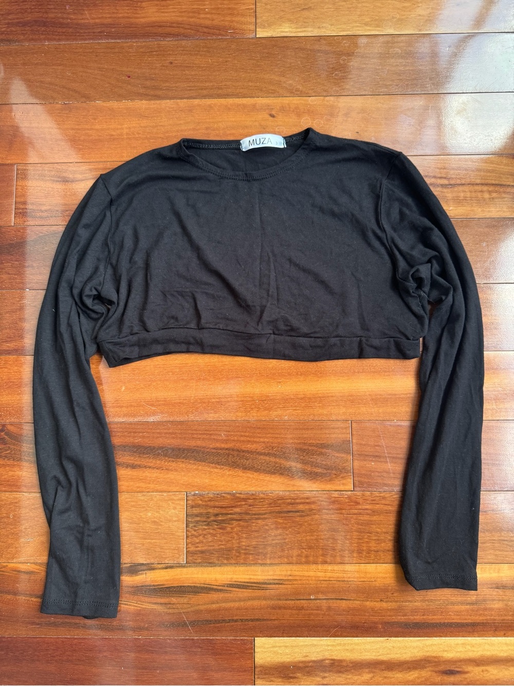Muza Black Cropped Long-Sleeve Crew Bra Top